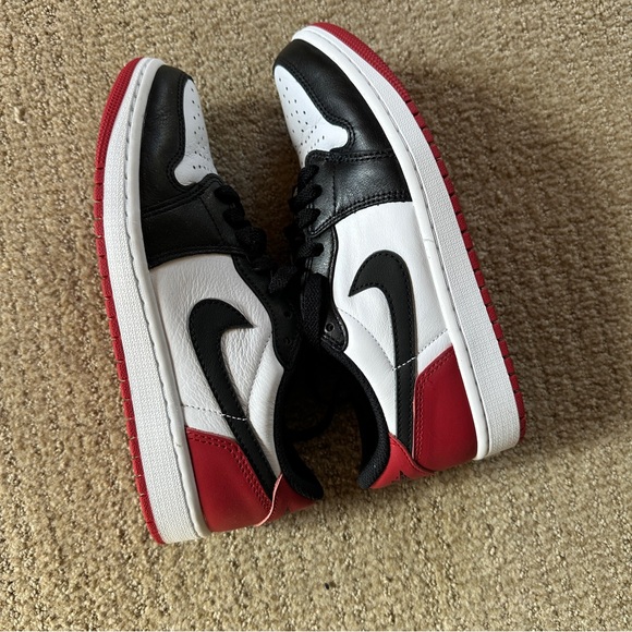 Air Jordan 1 low red and black 6.5 - Picture 8 of 10